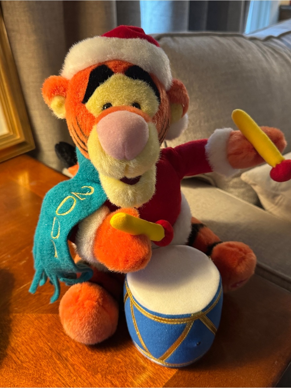 Disney Tigger Holiday Drumming Plush vintage Christmas y2k